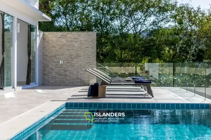 Villa avec piscine de 3 chambres dans un excellent emplacement