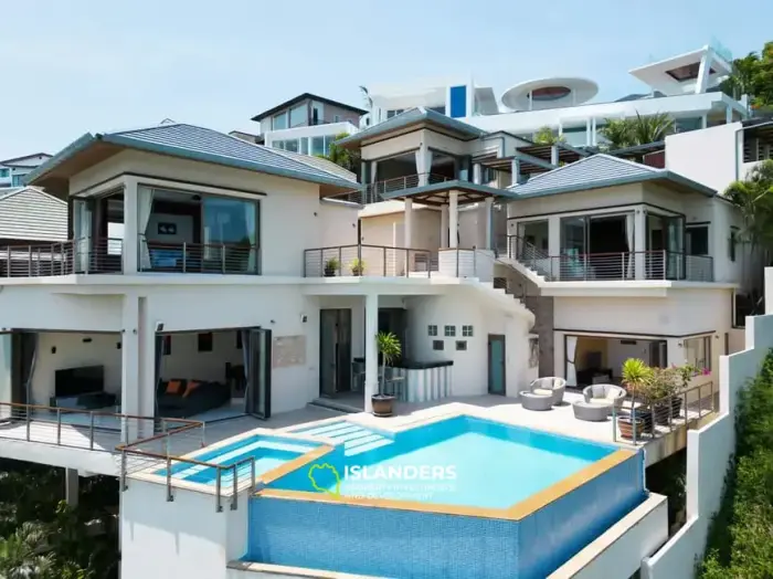 Luxury 3 bedroom panoramic pool villa with by the sea
