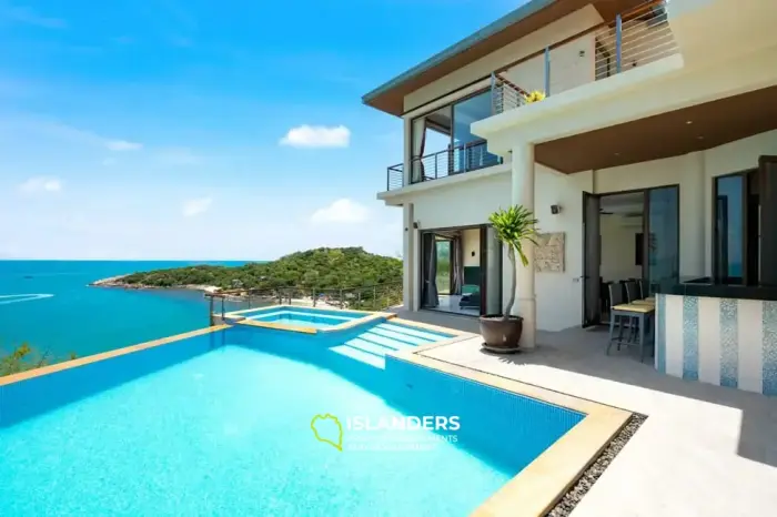 Luxury 3 bedroom panoramic pool villa with by the sea