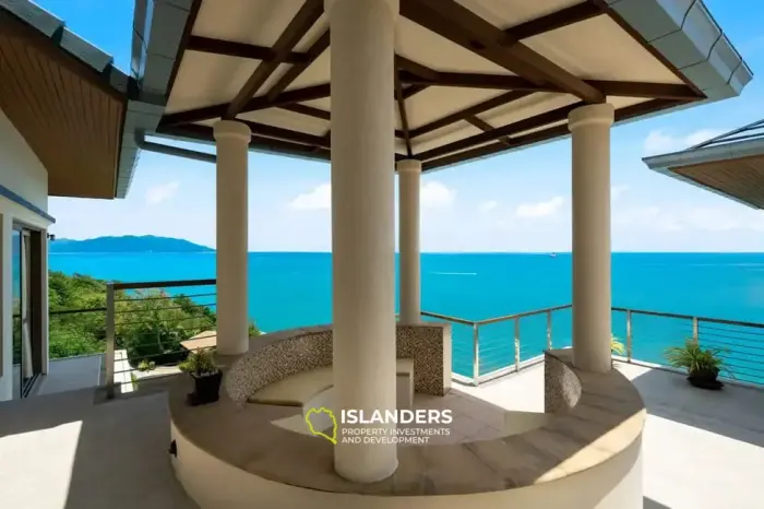 Luxury 3 bedroom panoramic pool villa with by the sea