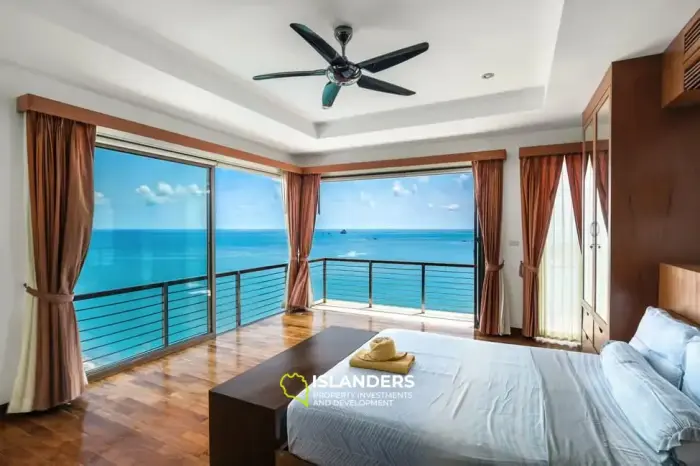 Luxury 3 bedroom panoramic pool villa with by the sea