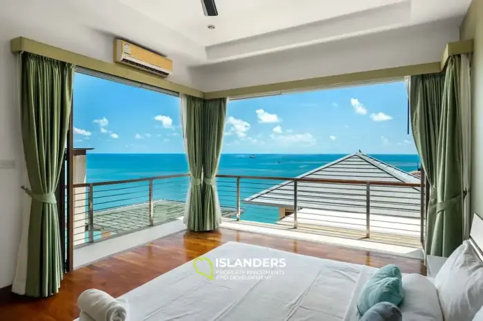 Luxury 3 bedroom panoramic pool villa with by the sea