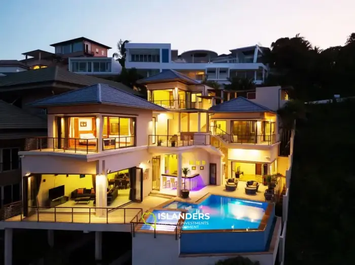 Luxury 3 bedroom panoramic pool villa with by the sea