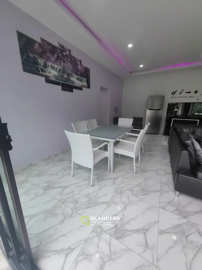 พูลวิลล่า 3 ห้องนอน ใกล้โรงเรียน