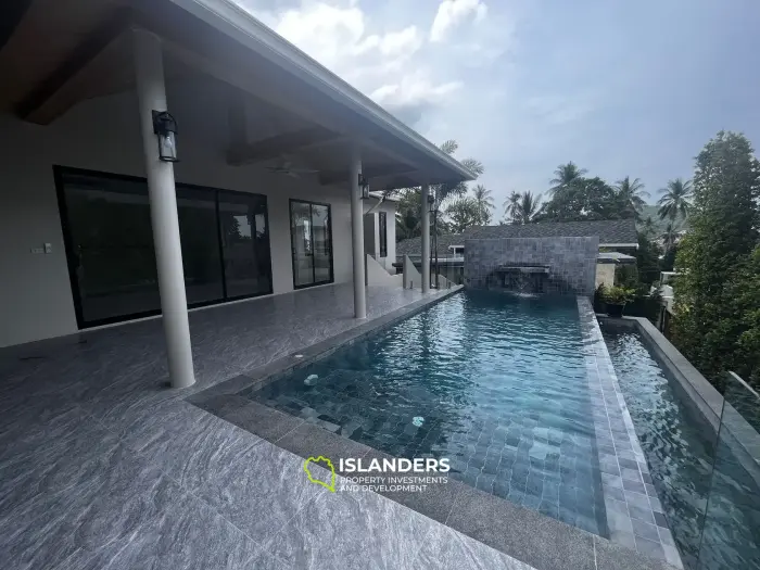 Poolvilla mit 3 Schlafzimmern im Zentrum von Koh Samui