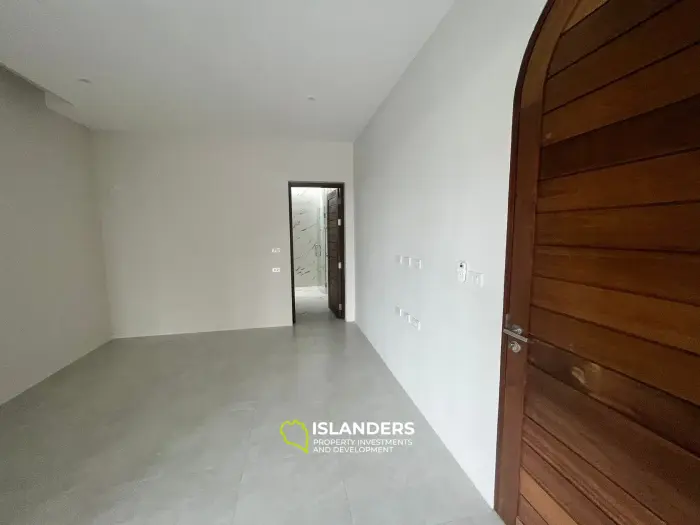 Poolvilla mit 3 Schlafzimmern im Zentrum von Koh Samui