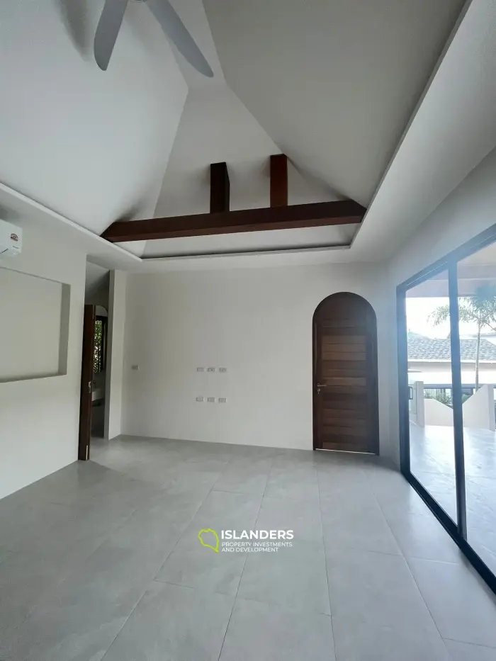 Poolvilla mit 3 Schlafzimmern im Zentrum von Koh Samui