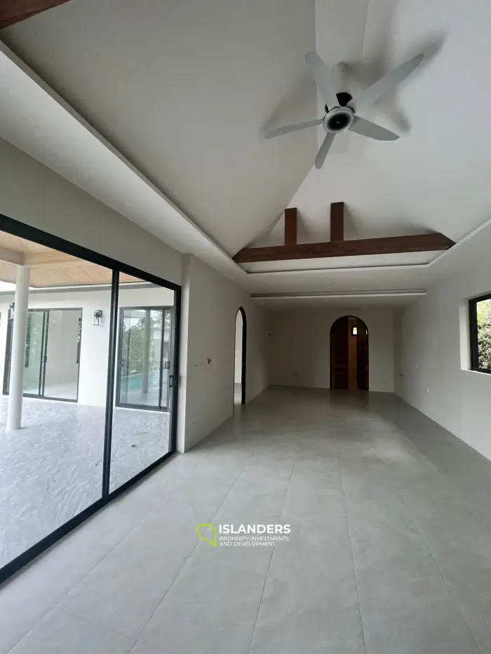Poolvilla mit 3 Schlafzimmern im Zentrum von Koh Samui