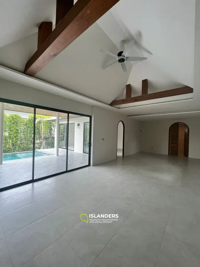 Poolvilla mit 3 Schlafzimmern im Zentrum von Koh Samui