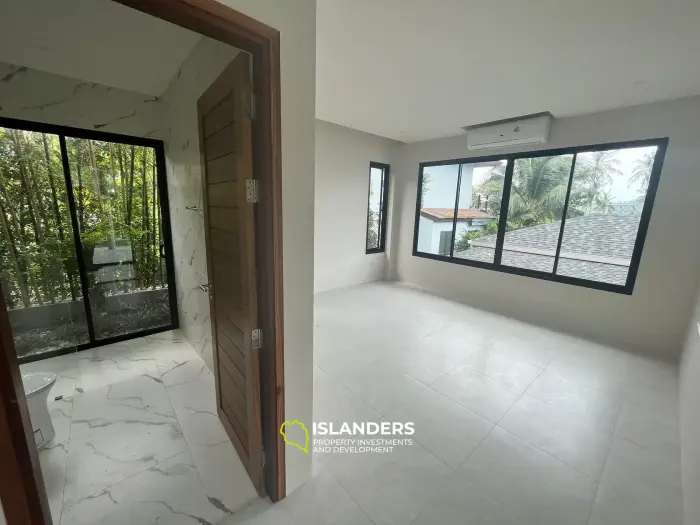 Poolvilla mit 3 Schlafzimmern im Zentrum von Koh Samui