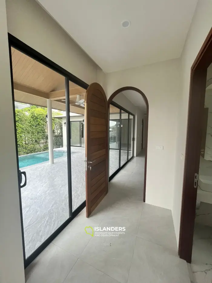 Poolvilla mit 3 Schlafzimmern im Zentrum von Koh Samui