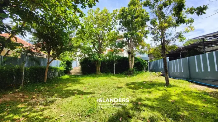 3 bedroom pool villa with garden
