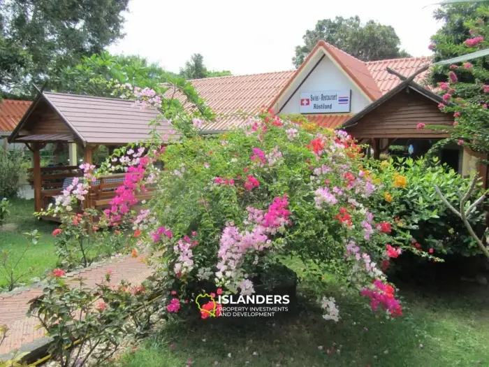Resort au bord de la mer 4 bungalows + restaurant