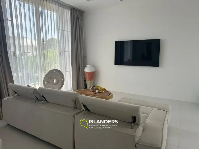 2 bedroom villa with sea view from a panoramic roof