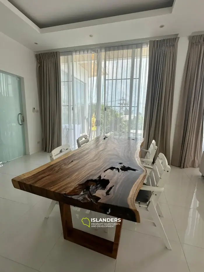 2 bedroom villa with sea view from a panoramic roof