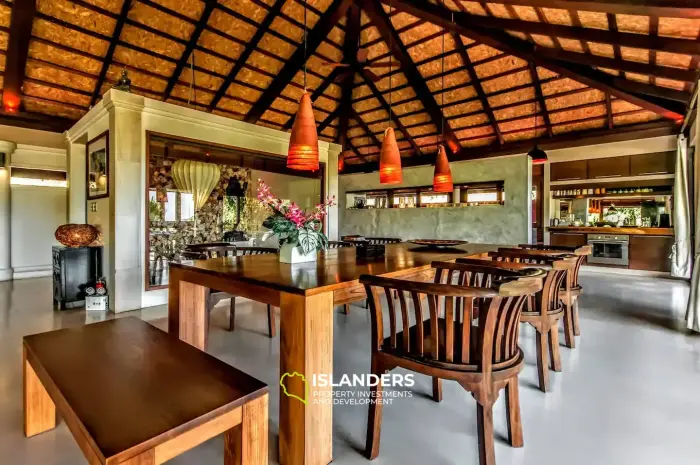 Villa avec piscine et 3 chambres de style balinais