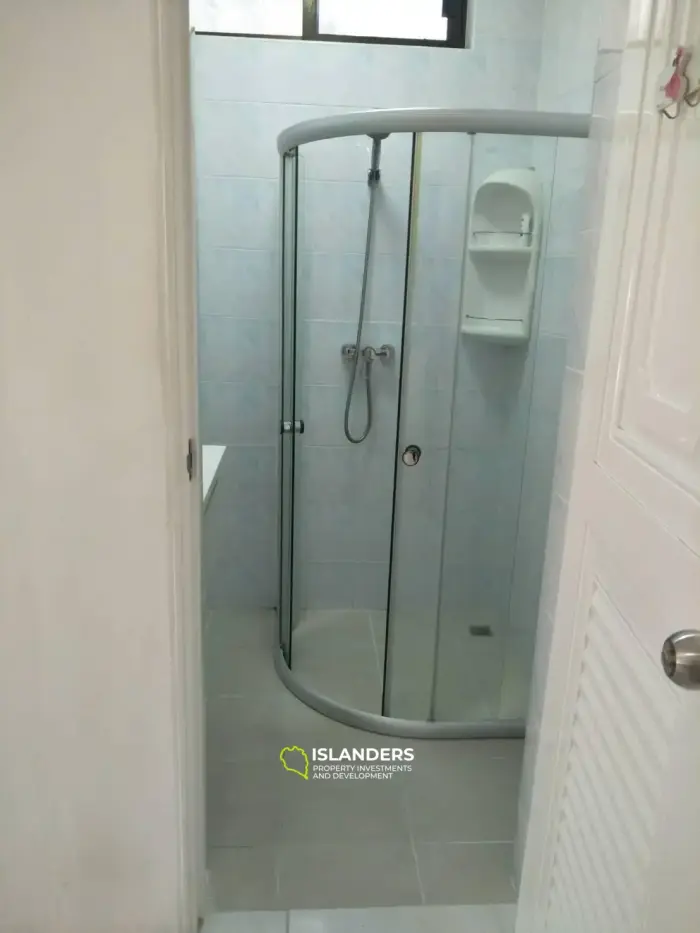 Appartement de 2 chambres dans un complexe avec piscine à Lamai