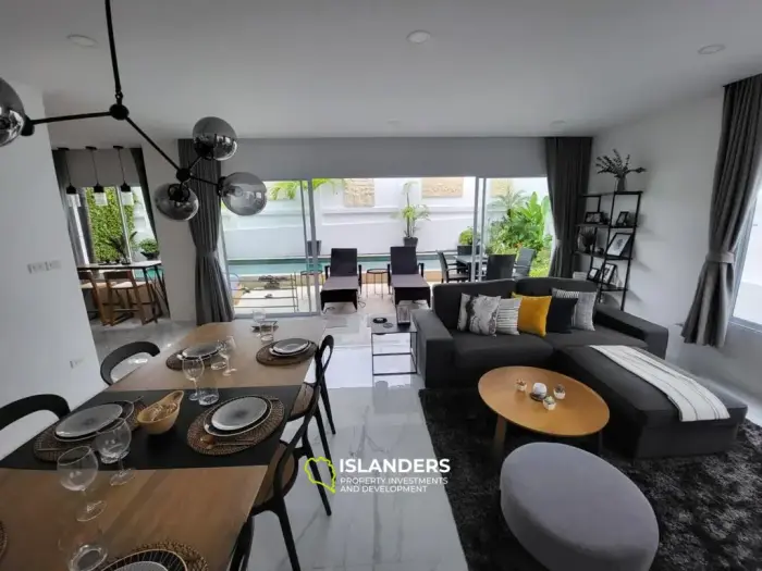 ทาวน์เฮ้าส์ 3 ห้องนอน พร้อมสระว่ายน้ำส่วนตัว