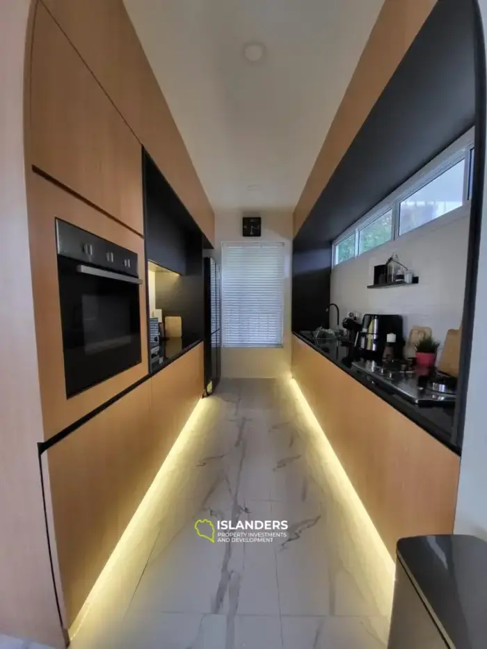 ทาวน์เฮ้าส์ 3 ห้องนอน พร้อมสระว่ายน้ำส่วนตัว