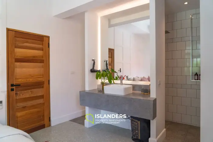 Spacious and stylish 3 bedroom pool villa