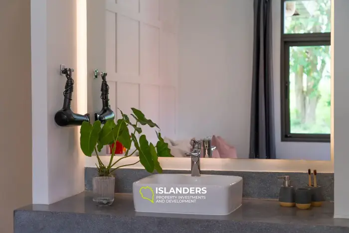 Spacious and stylish 3 bedroom pool villa