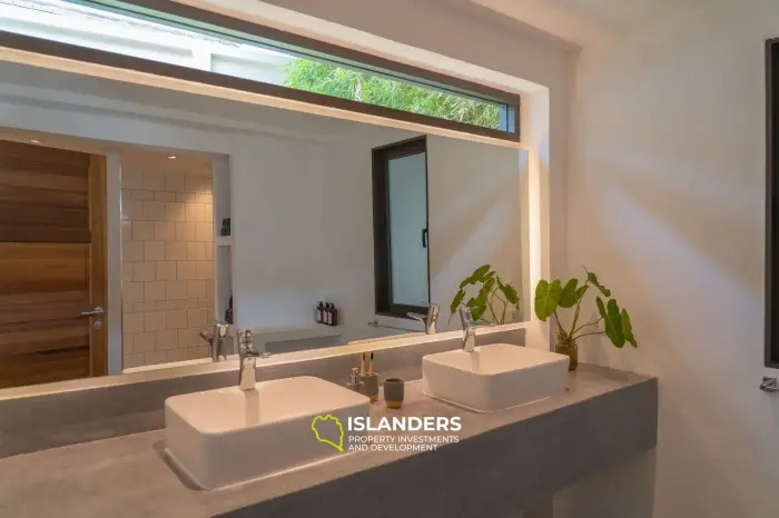Spacious and stylish 3 bedroom pool villa