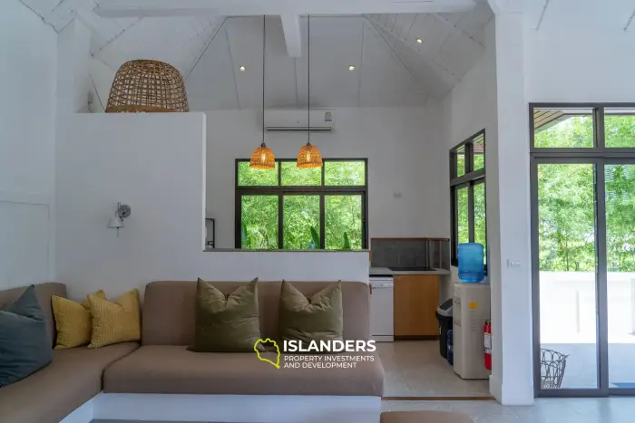 Spacious and stylish 3 bedroom pool villa