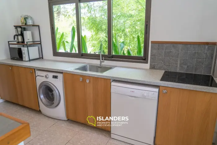 Spacious and stylish 3 bedroom pool villa