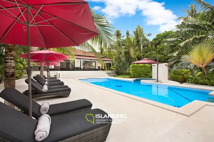 Villa avec piscine et 8 chambres dans un quartier prestigieux