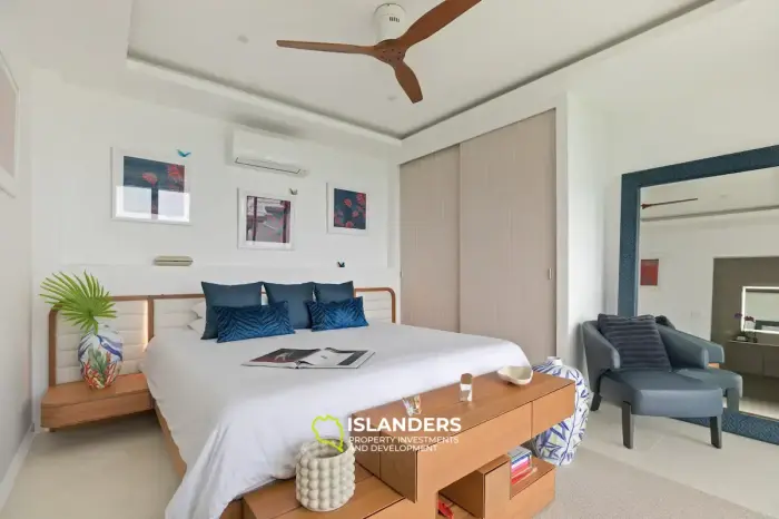 Exquisite 4-bedroom beach villa with sea view and direct access to the beach
