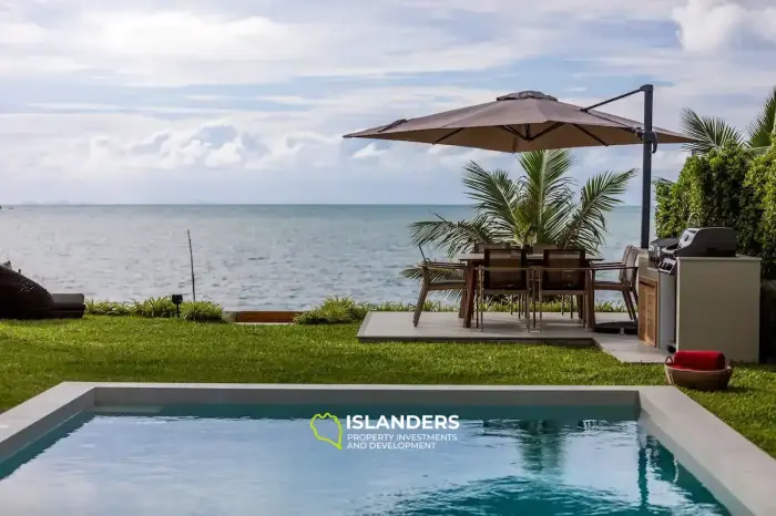 Exquisite 4-bedroom beach villa with sea view and direct access to the beach