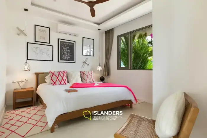 Exquisite 4-bedroom beach villa with sea view and direct access to the beach