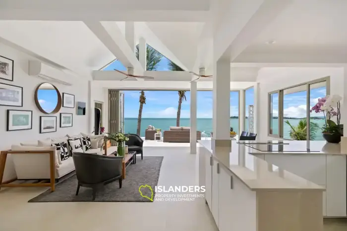 Exquisite 4-bedroom beach villa with sea view and direct access to the beach