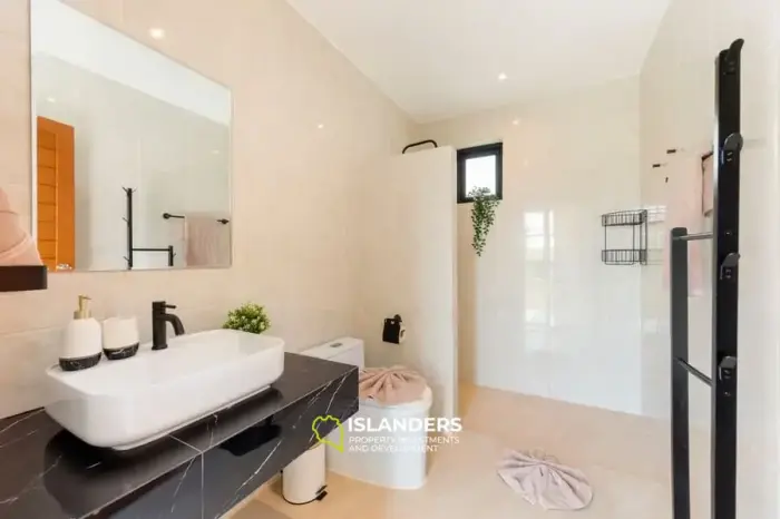 Nouvelle villa de 3 chambres avec piscine dans un quartier pittoresque