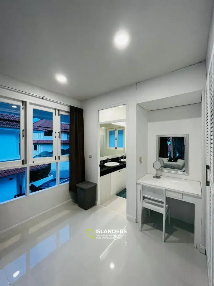 Villa cosy 3(+1) chambres avec piscine dans un quartier pittoresque