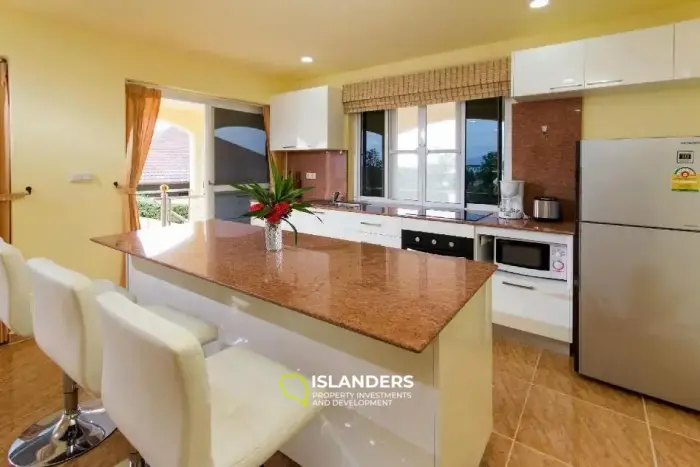 Panoramic villa 4 bedrooms with a large plot and a pool