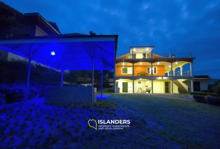 Panoramic villa 4 bedrooms with a large plot and a pool