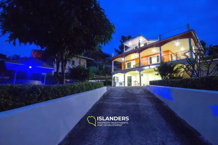Panoramic villa 4 bedrooms with a large plot and a pool