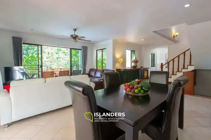 Villa mit 2 Schlafzimmern und Meerblick in einer prestigeträchtigen Gegend