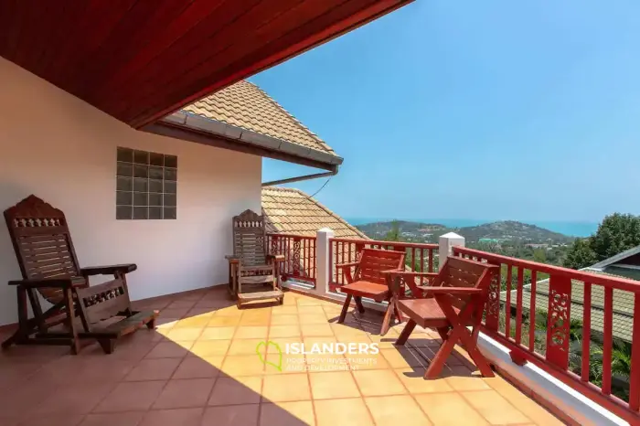 Villa mit 2 Schlafzimmern und Meerblick in einer prestigeträchtigen Gegend