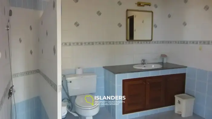 Villa mit 2 Schlafzimmern und Meerblick in einer prestigeträchtigen Gegend