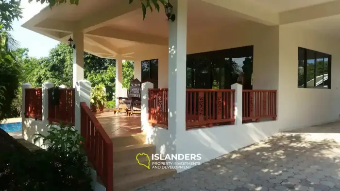 Villa mit 2 Schlafzimmern und Meerblick in einer prestigeträchtigen Gegend