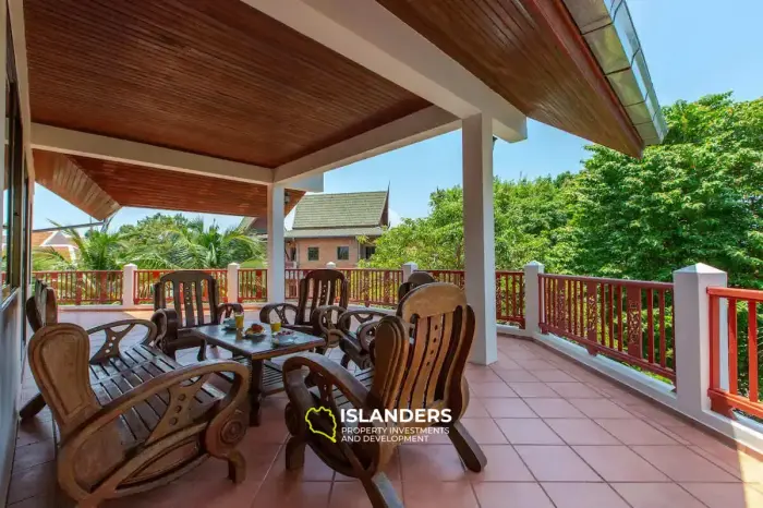 Villa mit 2 Schlafzimmern und Meerblick in einer prestigeträchtigen Gegend