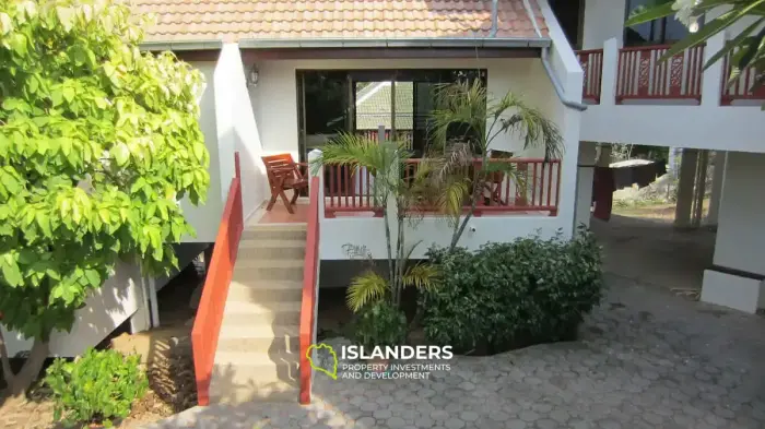 Villa mit 2 Schlafzimmern und Meerblick in einer prestigeträchtigen Gegend