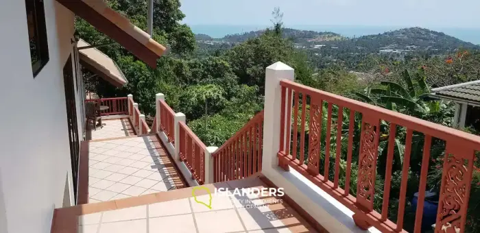 Villa mit 2 Schlafzimmern und Meerblick in einer prestigeträchtigen Gegend