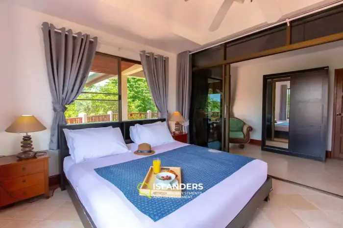 Villa mit 2 Schlafzimmern und Meerblick in einer prestigeträchtigen Gegend