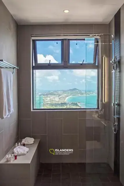 Voir la villa avec piscine de 2 chambres