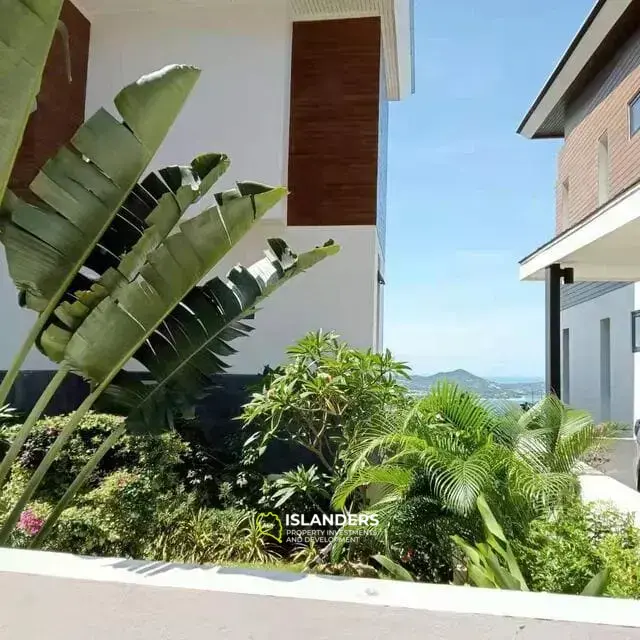Voir la villa avec piscine de 2 chambres