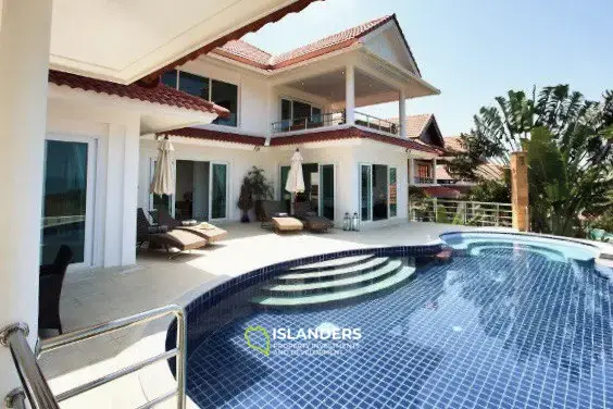 Panoramic premium 6 bedrooms villa with double view