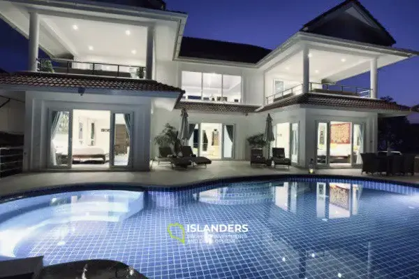 Panoramic premium 6 bedrooms villa with double view